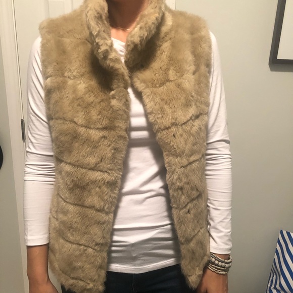 Faux Fur Vest - Picture 2 of 2